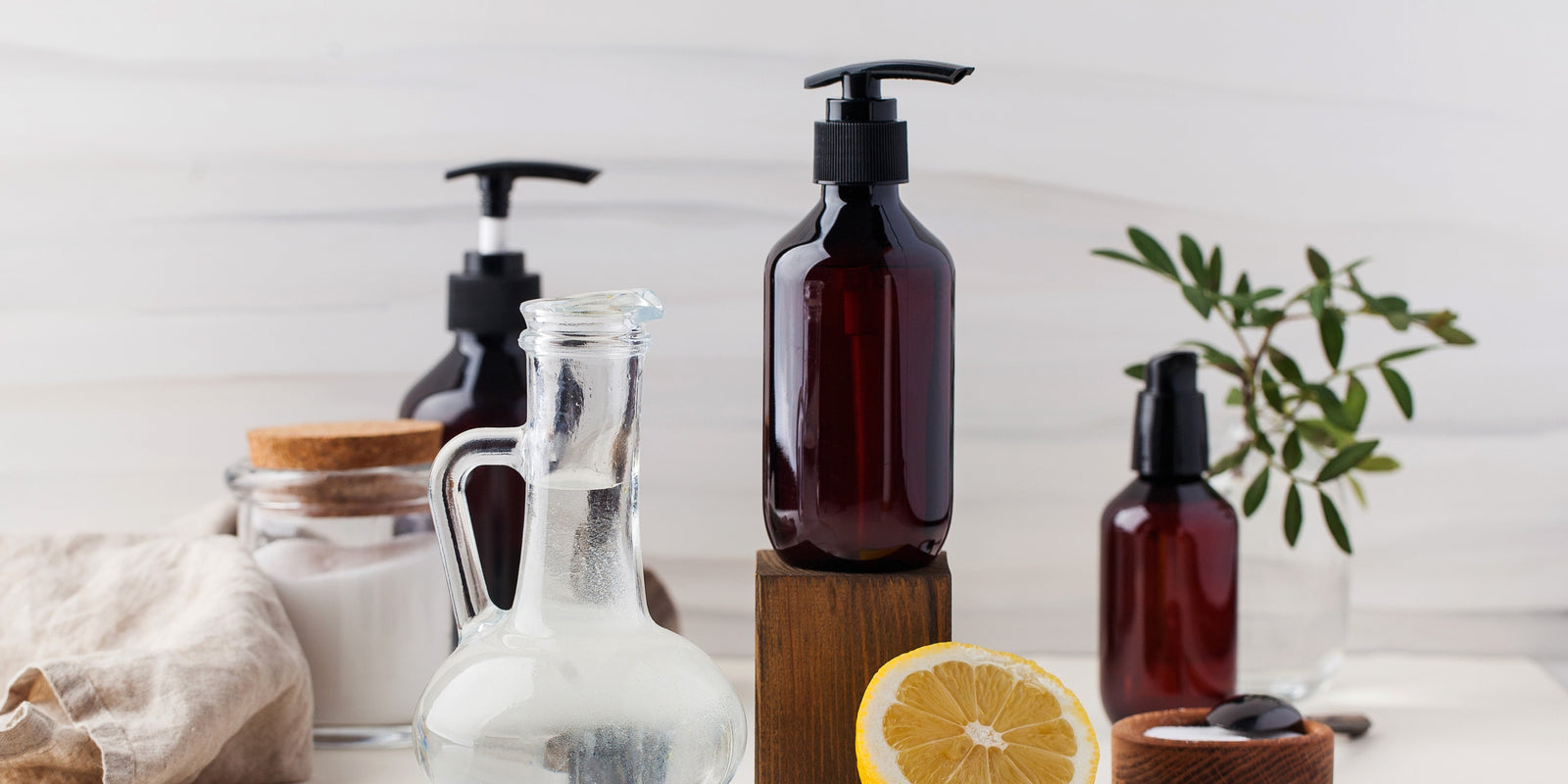  Eco-friendly natural cleaning products, soda, lemon, vinegar. Zero waste lifestyle.